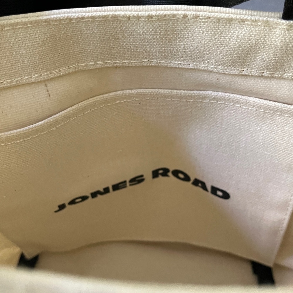 Jones Road Market Tote with Black Handles - Picture 4 of 5